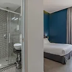 Boutique Metro 900 Hotell