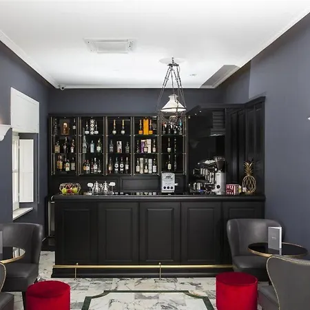 Boutique Metro 900 4* Naples