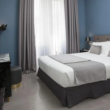 Boutique Metro 900 4* Naples