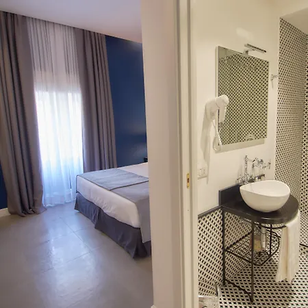 Boutique Metro 900 4* Naples