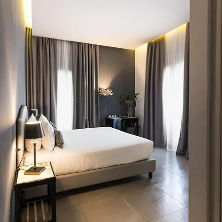 Boutique Metro 900 4* Naples