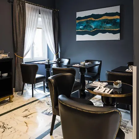 Boutique Metro 900 Naples