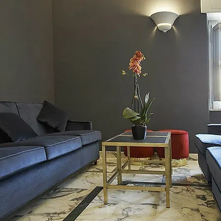 Boutique Metro 900 4* Naples