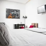 Boutique Metro 900
