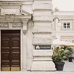 Boutique Metro 900 Hotel 4*