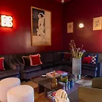 Boutique Metro 900 Hotel