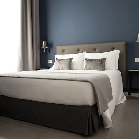 Boutique Metro 900 4* Naples