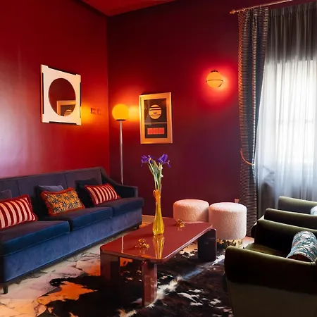 Boutique Metro 900 Hotel 4*