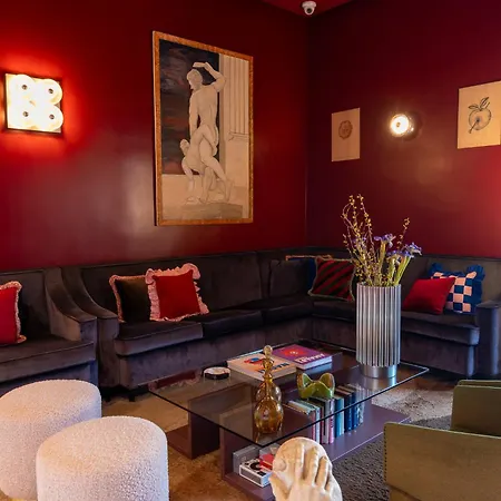 Boutique Metro 900 Hotel