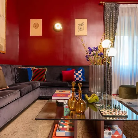 Boutique Metro 900 Naples