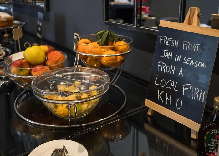 Boutique Metro 900 Hotel