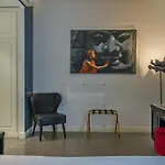 Boutique Metro 900 Hotel