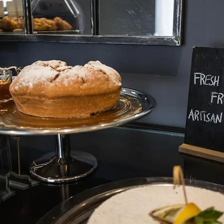 Boutique Metro 900 4* Napoli