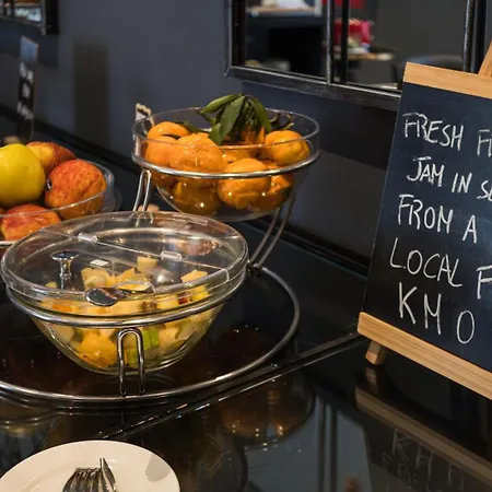 Boutique Metro 900 Hotel